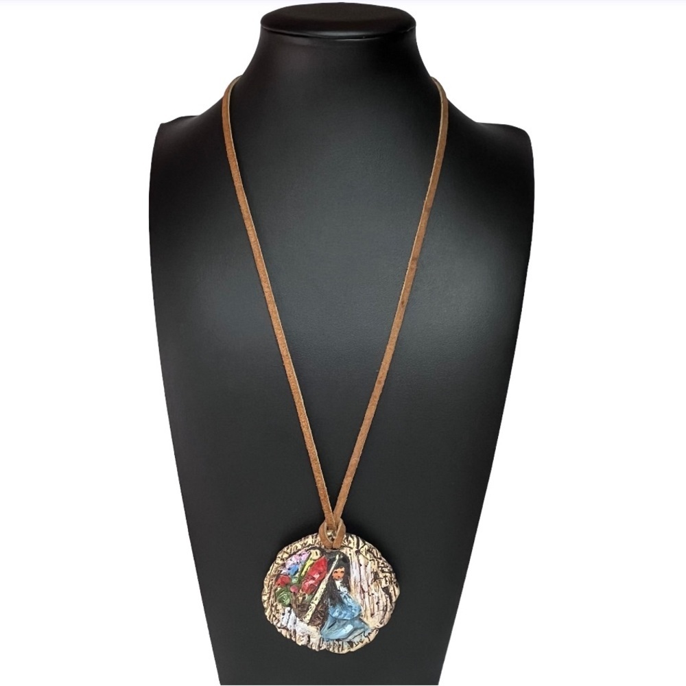 VTG Hand Carved Painted Native Girl Pendant Necklace 26"